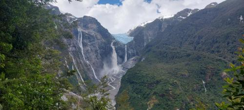 Glacier Ventisquero Colgante