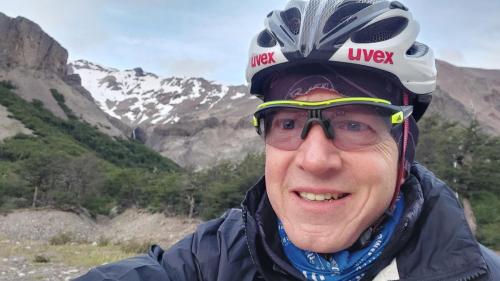 Almost on same level as snow. Highest elevation so far on bicycle. 1099m.